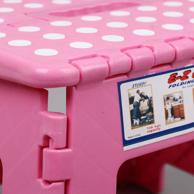 Taburete plegable plástico portátil multicolor plegable del paso para los niños y los adultos