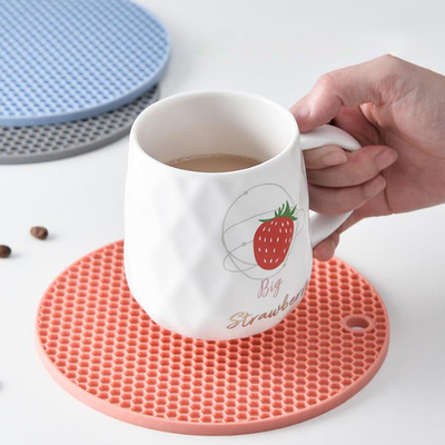 El utensilio de la cocina no desliza el tenedor de pote caliente del silicón a prueba de calor Mat Coaster