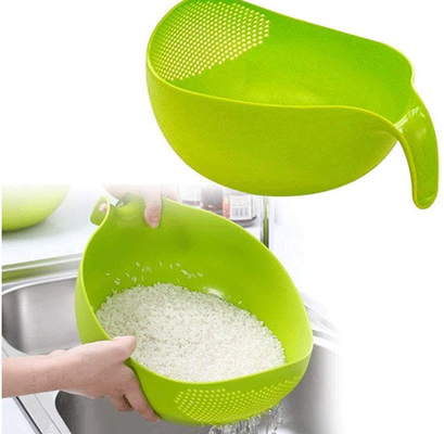 Cuenco plástico del tamiz del arroz con la cocina de la manija que drena los coladores para las verduras de limpieza