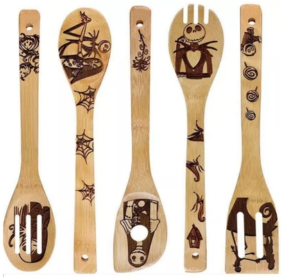El laser de bambú de los utensilios de la cocina de la Navidad de Halloween grabó el sistema de bambú de los cubiertos