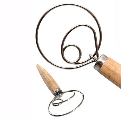 Batidor de la pasta con el anillo de acero inoxidable y batidor de madera para la herramienta de la hornada del pan