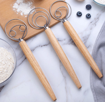 Batidor de la pasta con el anillo de acero inoxidable y batidor de madera para la herramienta de la hornada del pan