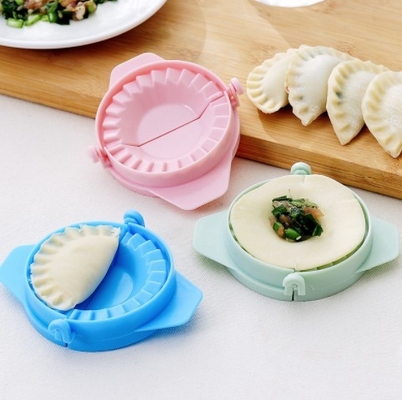 Las herramientas plásticas de categoría alimenticia de la cocina de la máquina manual creativa mágica del paquete pellizcan las bolas de masa hervida moldean