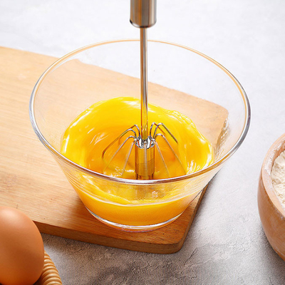 Acero inoxidable que gira la herramienta semi automática de la cocina del batidor de huevo