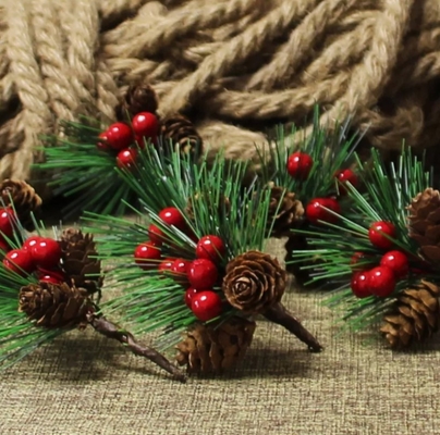 Agujas artificiales del pino de la fruta roja del PVC para Mini Christmas Tree Ornaments