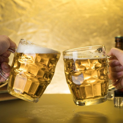 Tazas de consumición de encargo plásticas grandes Dimple Stein Beer Mugs con la manija 20oz