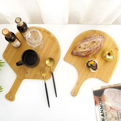 Tablero de bambú natural superior de la cáscara de la pizza de la panadería con los bordes y la manija fáciles del deslizamiento