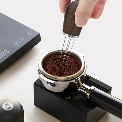 Herramienta de madera natural del distribuidor de la aguja del café express de la manija con el soporte de madera