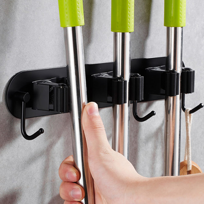 Escoba del garaje y organizador Storage For Brushes del tenedor de la fregona y fregonas